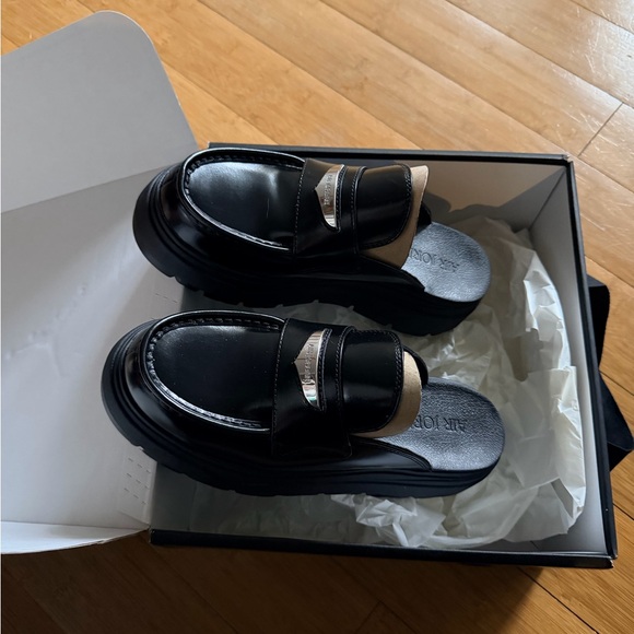 Women’s Air Jordan Loafer Mule - Picture 6 of 9